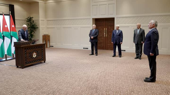 الذيابات والزعبي يؤديان اليمين القانوني امام الملك