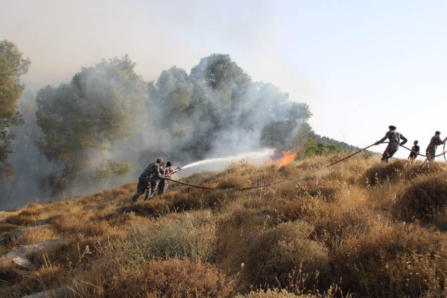 الدفاع المدني  يخمد حريقاً امتد لـ 700 دونم في منطقة حسبان
