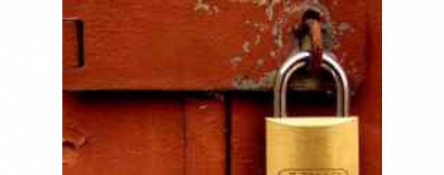 اتلاف 25 كغم مواد تموينية منتهية الصلاحية واغلاق مطعم شعبي في غور المزرعة