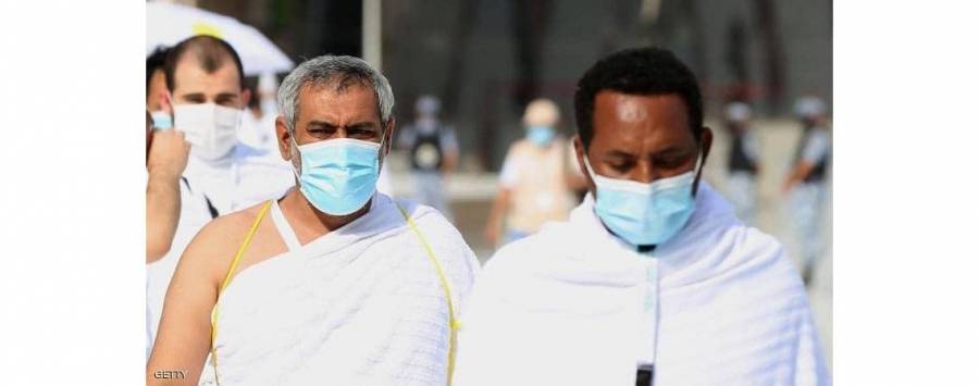 مشهد مهيب.. ضيوف الرحمن يتوافدون لمشعر عرفات لتأدية الركن الأعظم للحج (مباشر)