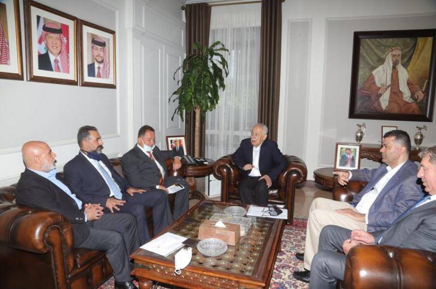 العيسوي يلتقي ممثلين عن قطاع تأجير السيارات السياحية