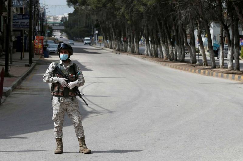 لجنة استدامة العمل تبحث امكانية اغلاق بعض القطاعات مجددا