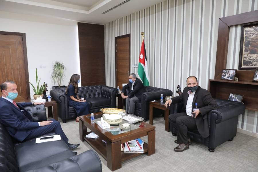 اتفاقية تعاون بين وزارة الشباب والجمعية الملكية للتوعية الصحية