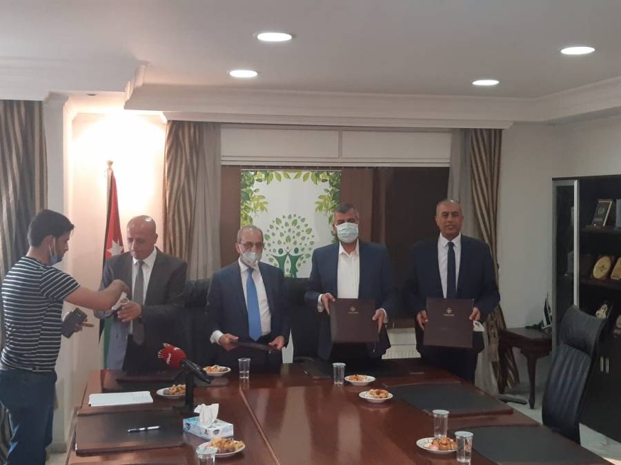 توقيع اتفاقية بين وزارة البيئة ومركز الملك عبدالله الثاني للتميز.