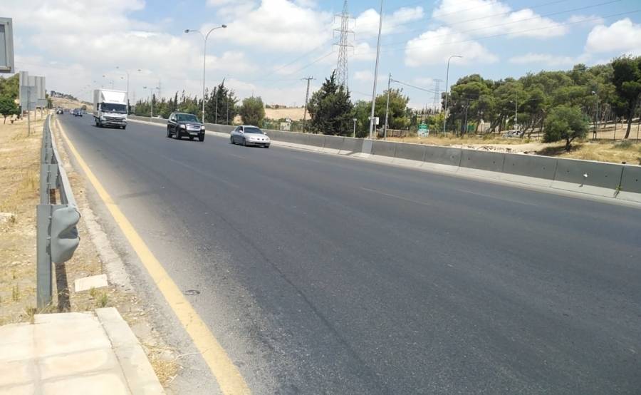 خطورة طريق المطار بلا تخطيط المسارب...فيديو