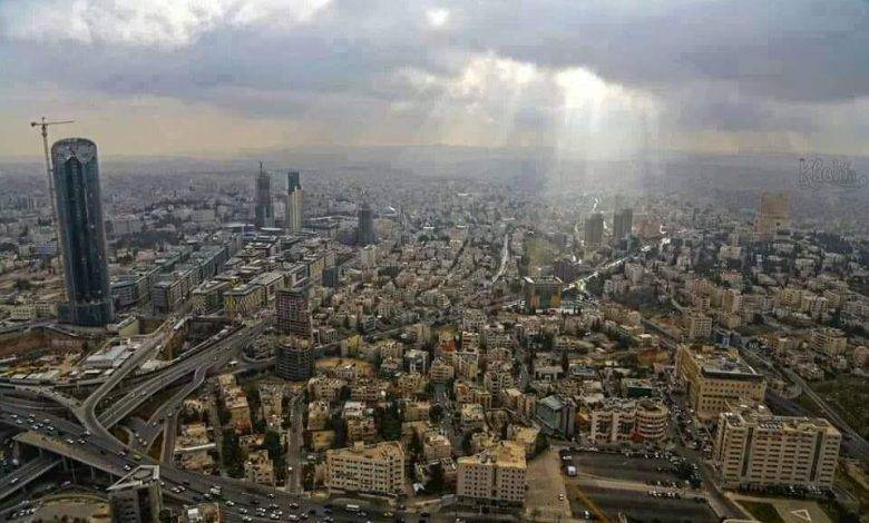 طقس صيفي معتدل مع ظهور الغيوم بوسط وشمال المملكة