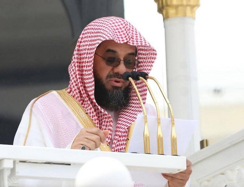 خطيب الحرم المكي: الشذوذ هو الانفراد عن السواد الأعظم باعتقاد أو فكر أو قول