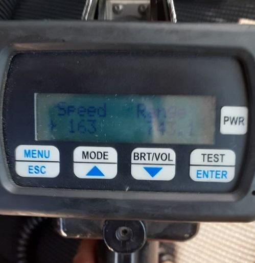 ضبط مركبة تسير بسرعة 163 كم الساعة بالحسا