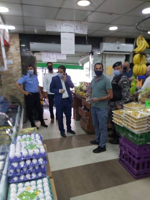 إغلاق 28 منشأة ومخالفة 22 مواطناً لعدم الالتزام بأمر الدفاع 11 في جميع أنحاء المملكة....صور