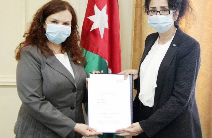 الخارجية تتسلم نسخة من اوراق اعتماد السفيرة الأوكرانية