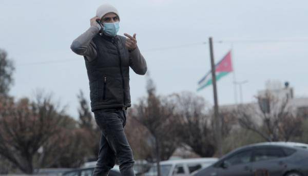 الأردنيون يترقبون عدد اصابات كورونا السبت