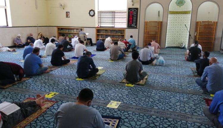 “الأوقاف” تشدد رقابتها على المساجد والتدابير الاحترازية