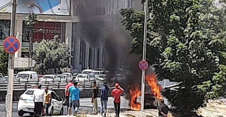 حريق مركبة على الدوار السابع بالعاصمة عمان