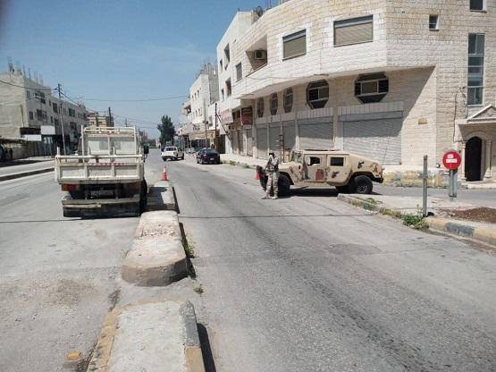 عزل منزل ذوي مصاب بكورونا في الشوبك