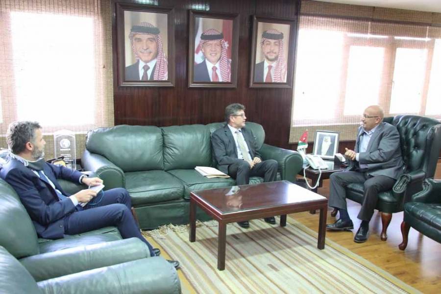 وزير المياه والري يستقبل السفير الالماني