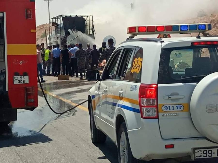 احتراق مركبة (ديانا)  على الصحراوي.. صور