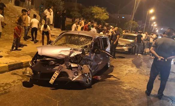 إصابات بتصادم على شارع الاستقلال