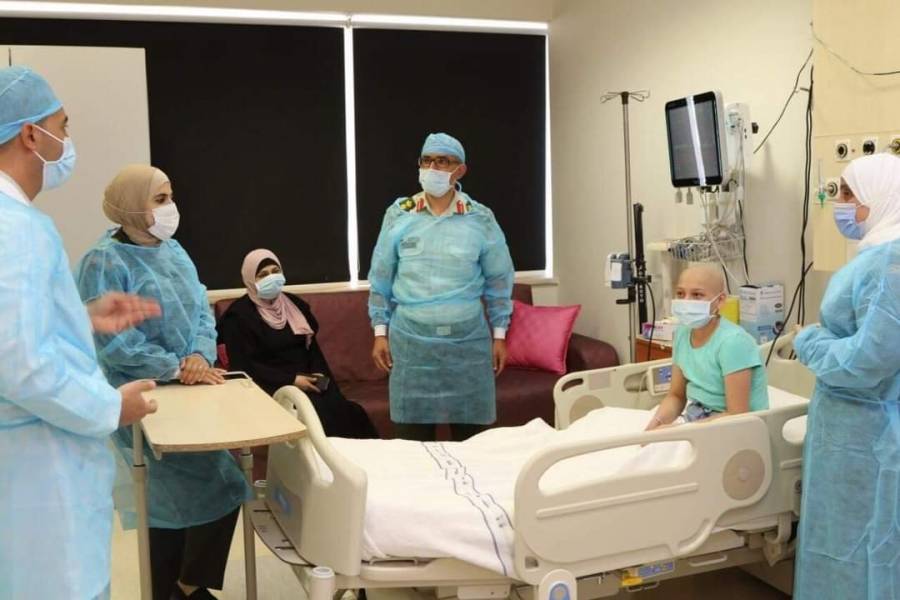 الخدمات الطبية الملكية تجري عملية جراحية نادرة لطفلة