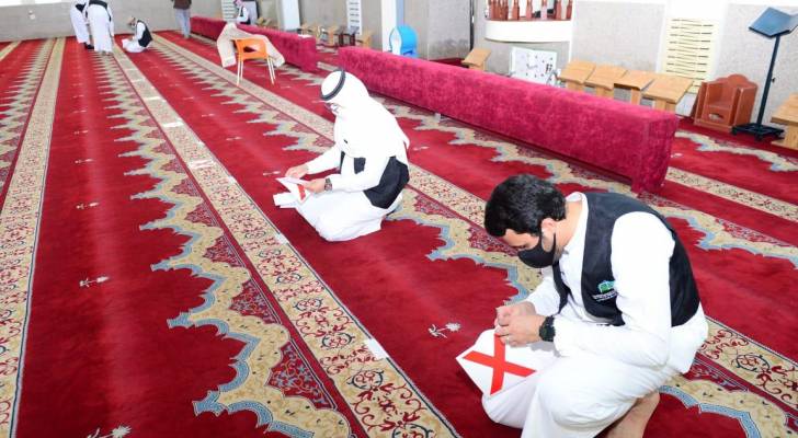 إغلاق خمسة مساجد حول مخيم مادبا بعد تسجيل إصابة