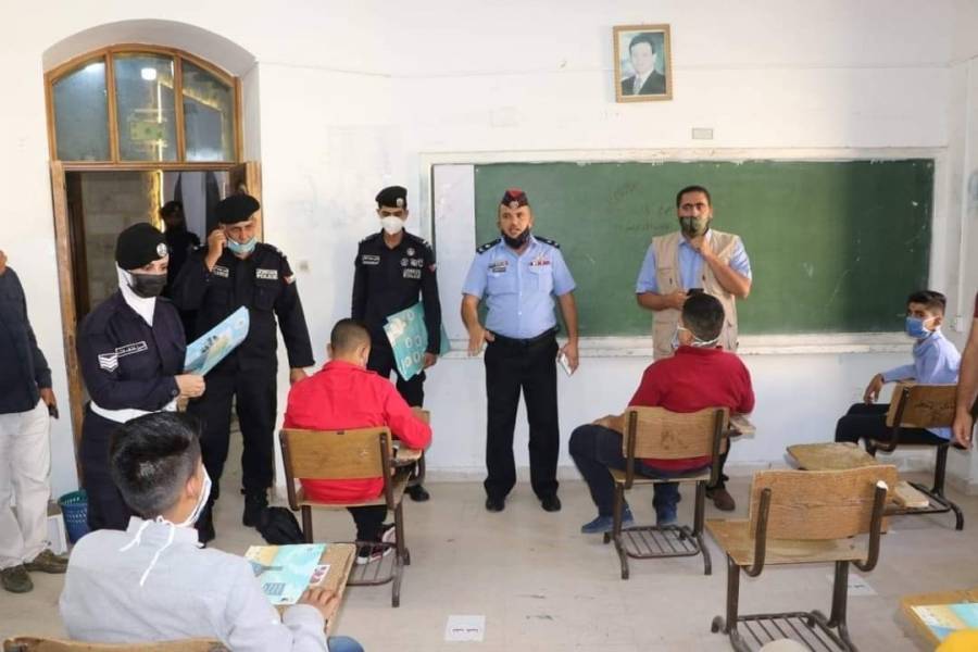 قلوب تنبض بالحب، وعيون ملؤها الأمل، ودورة في الحياة تمضي لتكتب قصة وطن وأجيال.