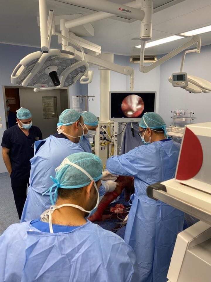 لأول مرة في الأردن ، نقل وتر العضلة الظهرية العريضة بالمنظار في مستشفى الملكة علياء العسكري