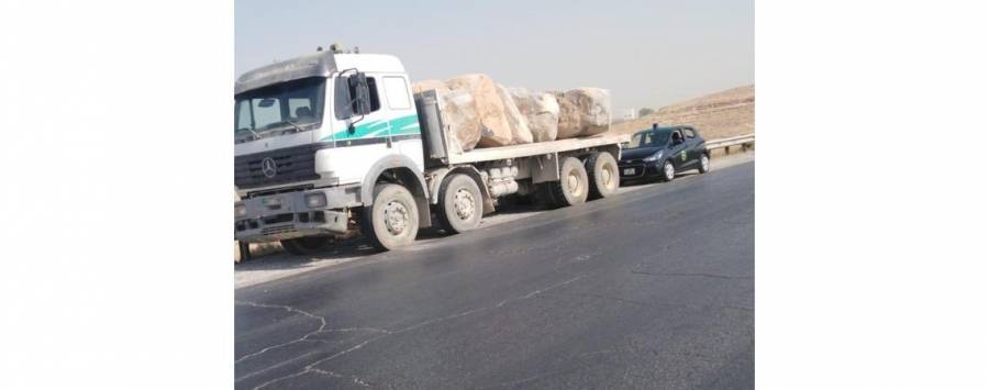 المياه: ضبط 7 شاحنات محملة بالبازلت المستخرج بطريقة مخالفة في الهاشمية وتوقيف اصحابها