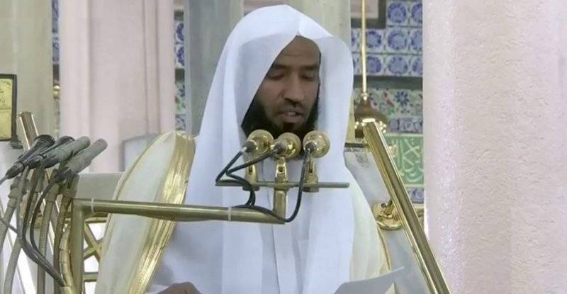 إمام المسجد النبوي يُسَلِّط الضوء على لمحات من سيرة المصطفى