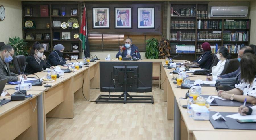 وزير العدل : يلتقي منظمات دولية معنية بمكافحة الاتجار بالبشر