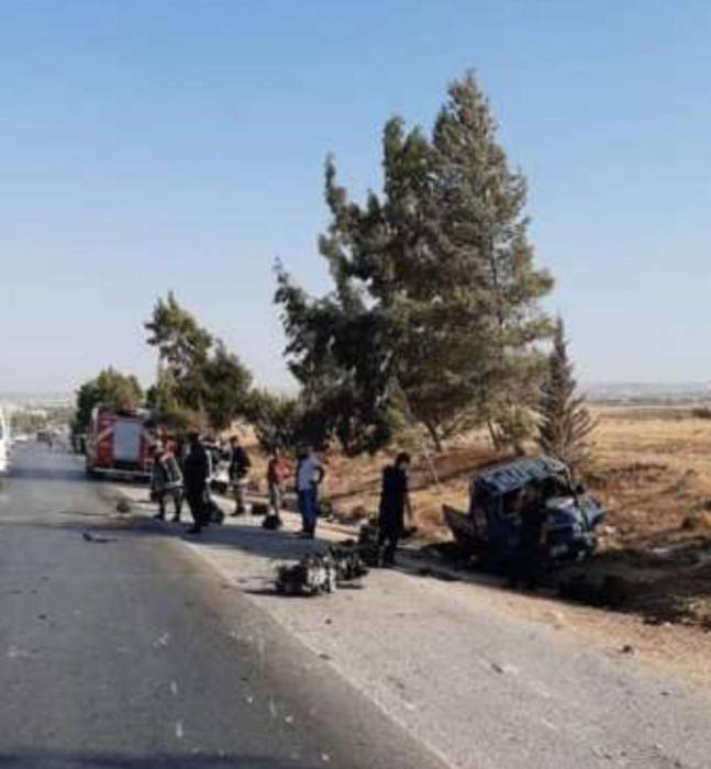 اربد :3 إصابات في حادث تصادم