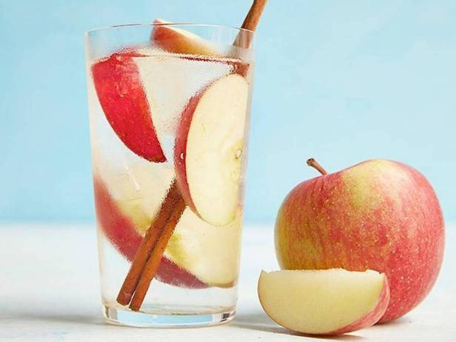 تفاحة مع كوب ماء... لخسارة الوزن