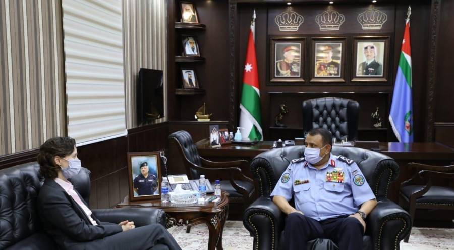 الحواتمة يستقبل السفيرة البريطانية في عمان