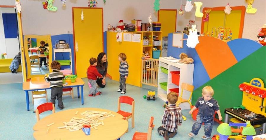 “الأمانة” تسمح باستقبال 5 أطفال في “الحضانات المنزلية”