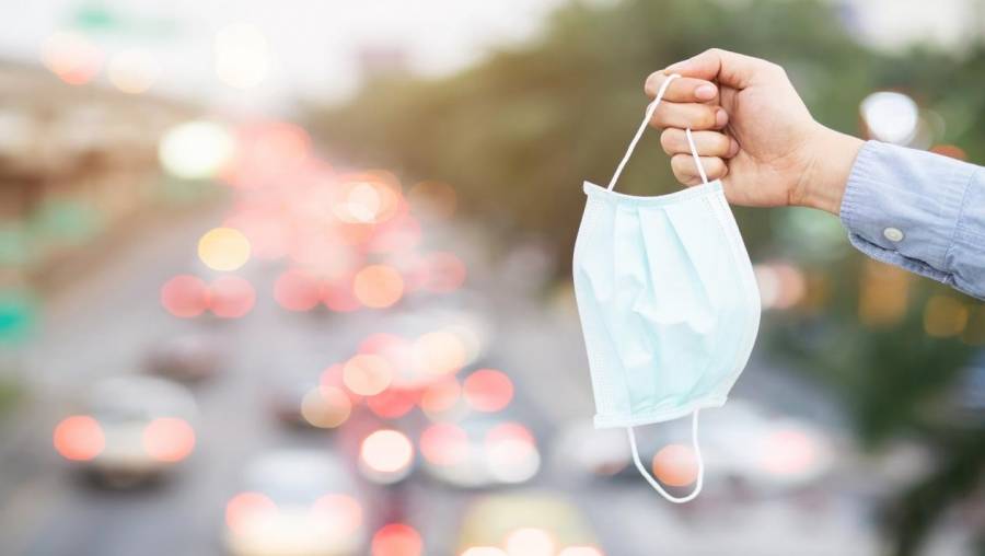 باعة للكمامات بلا رقابة والغذاء تخلي مسؤوليتها