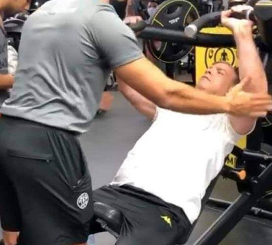 سر عدم إغلاق مراكز اللياقة