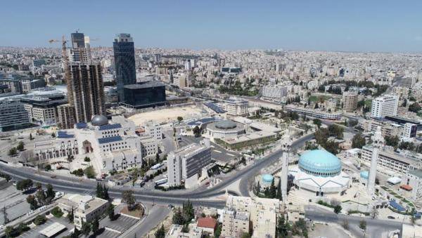 قرارات تعليق دوام المدارس واغلاق المساجد وصالات المطاعم تدخل حيز التنفيذ