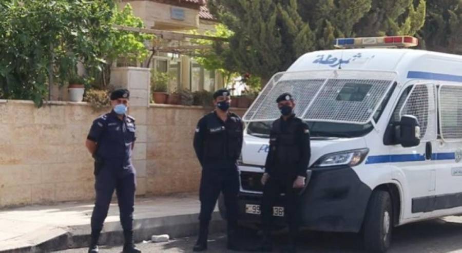 فتح الطرق للأحياء السكنية المعزولة في الأغوار