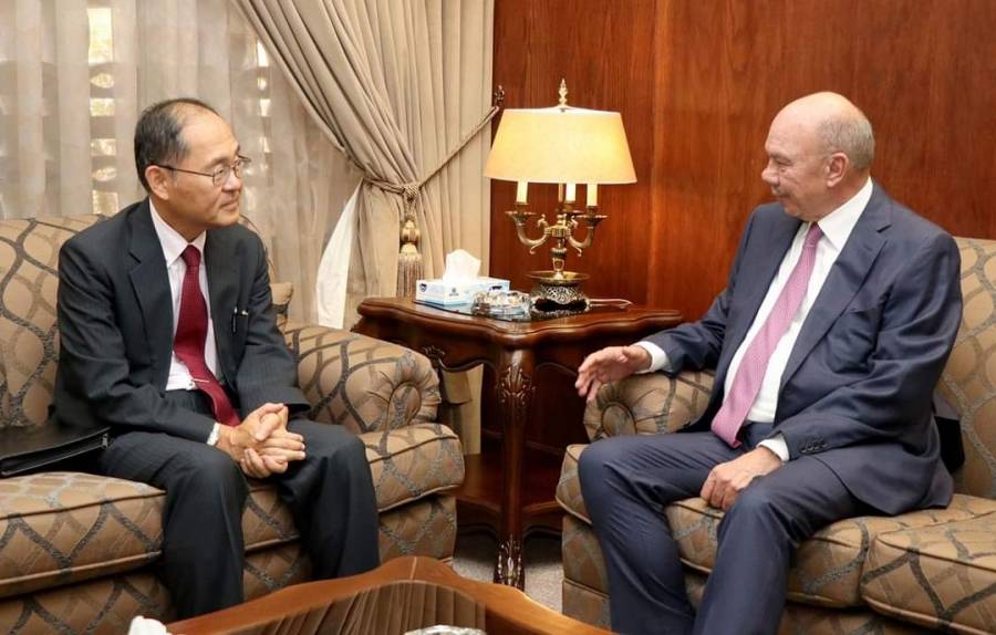 الفايز يلتقي السفير الياباني في المملكة