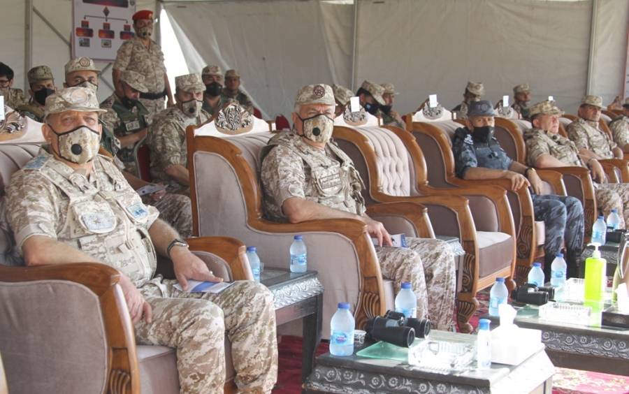 رئيس هيئة الأركان المشتركة يتابع تمريناً تعبوياً لسلاح المدفعية الملكي