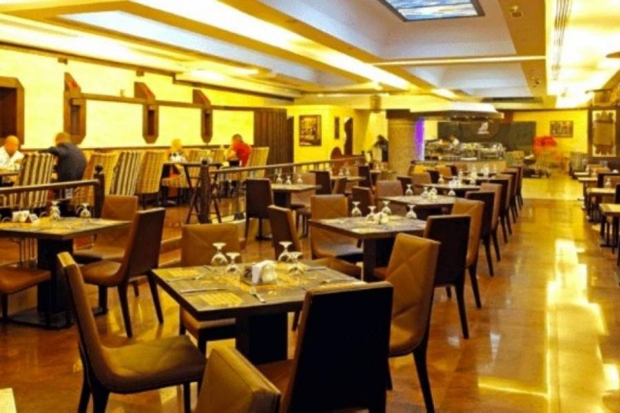 قرار مرتقب بإعادة فتح صالات المطاعم والمقاهي