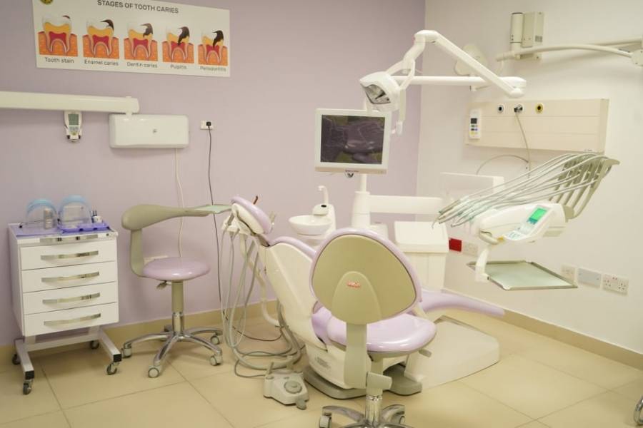 مستشفى الكندي يوفر خدمة طوارئ طب الأسنان