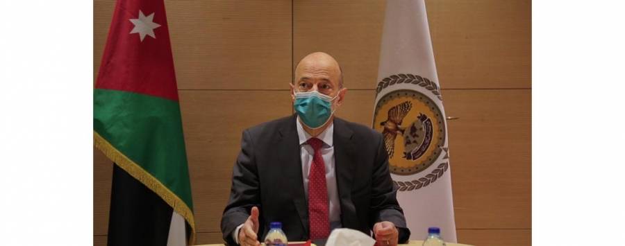 الرزاز يبحث آلية تنفيذ خدمة العلم في المركز الوطني لادارة الازمات