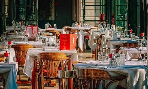 ترقب لقرارات تخص اغلاق المدارس والمطاعم والمقاهي