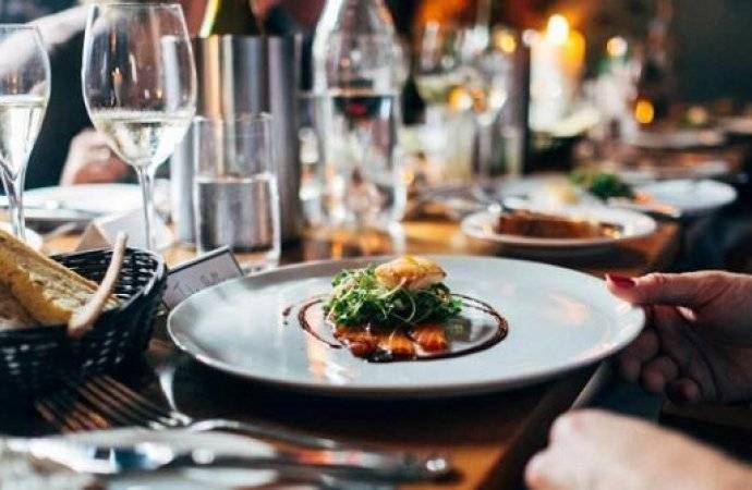 حمادة: قرار اعادة فتح صالات المطاعم والحلويات سيسهم بتعافي القطاع