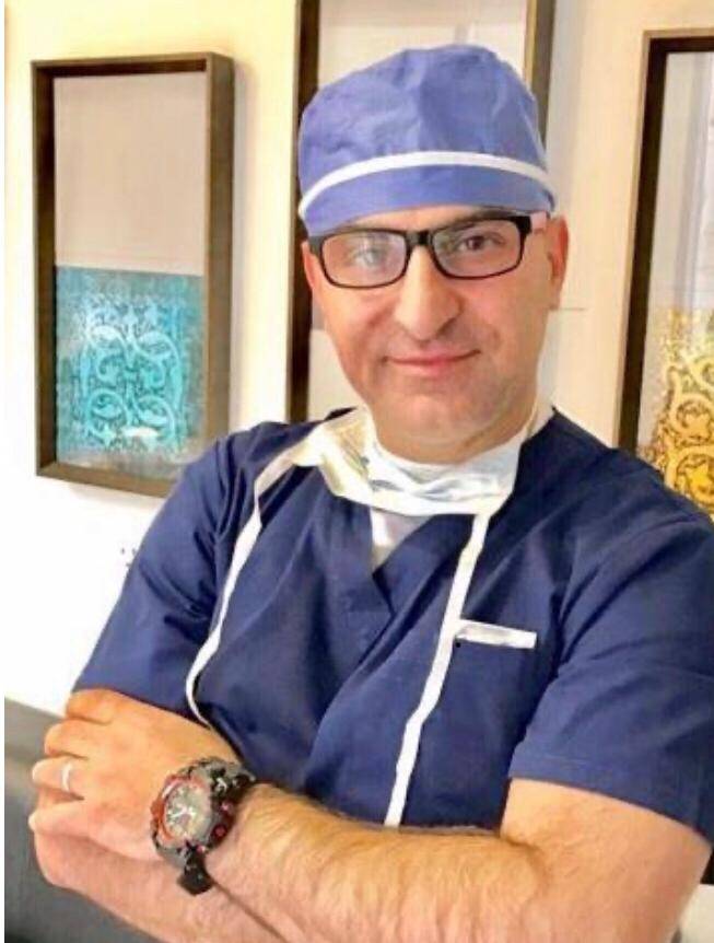 انجاز جديد يضاف للبروفيسور الاردني  المبدع محمد المعايطه باستأصال ورم ضخم بالرقبه من طفل عمره ٣ سنوات