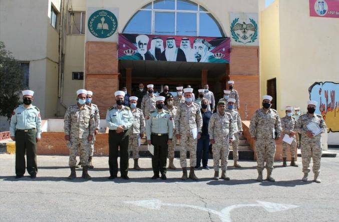 تخريج دورة مكافحة الفكر المتطرف التأسيسية في كلية الأمير الحسن للعلوم الإسلامية