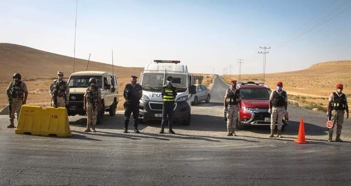 هنا الجيش بملامحهم وجباههم السمر....صور