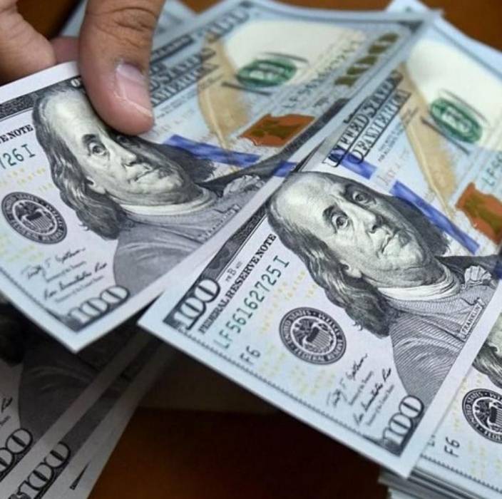 تعرف كم يعيش  فيروس كورونا على النقود