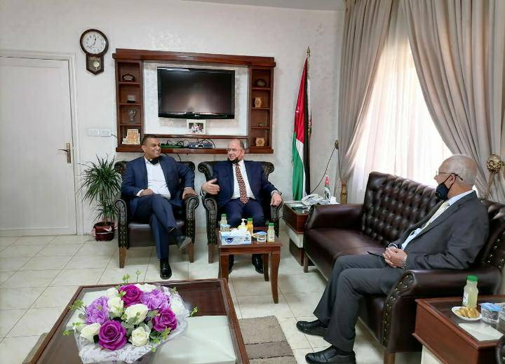 سمارة يلتقي رئيس هيئة اعتماد مؤسسات التعليم العالي