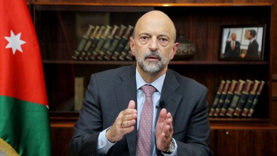 وزير أسبق يكشف عن أخطر أخطاء حكومة الرزاز و ماهو المطلوب من حكومة الخصاونة .. تفاصيل