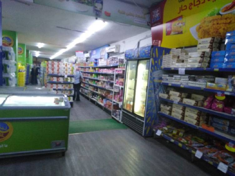 تجار : الحظر الشامل يقتل الأسواق